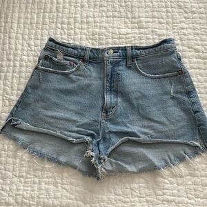 Abercrombie & Fitch The Mom Short, Distressed, Sz 30/10